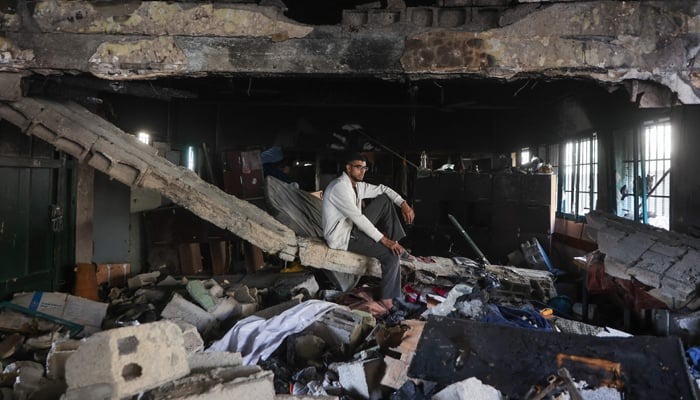 اسرائيلي فوج جي غزه  پناهگيرن جي اسڪول تي وحشياڻي  بمباري ، 52 فلسطيني شهيد